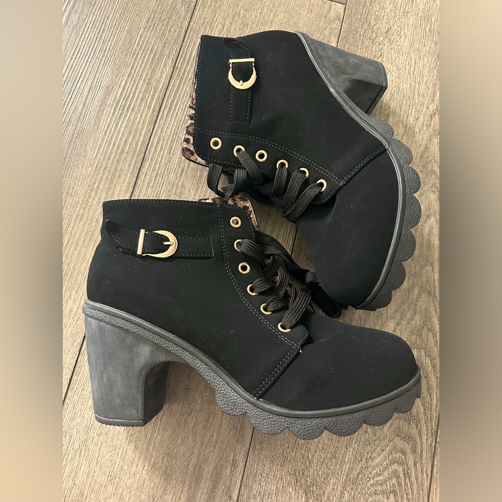 Women’s Size 8 Chunky Heel Ankle Boots